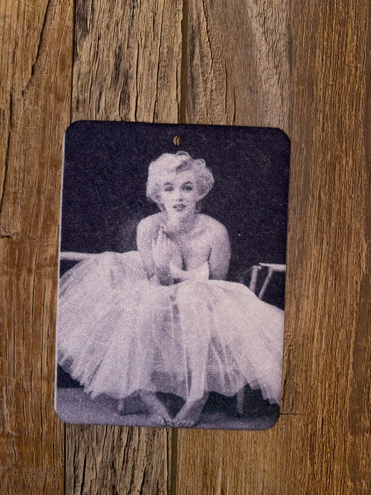 Marilyn felt freshie